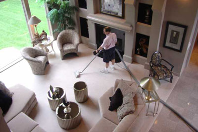 cleaning-carpet-in-a-home.jpg